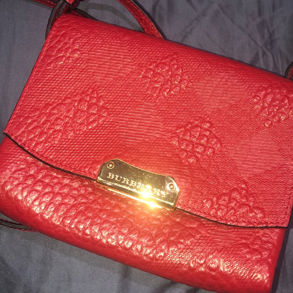 Authentic Burberry Pebble Crossbody - Picture 2 of 4